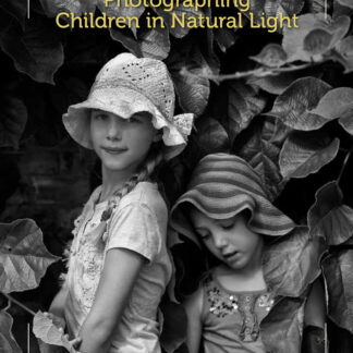 Photographing Children in Natural Light  (Paperback)