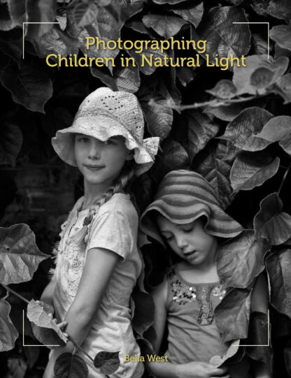 Photographing Children in Natural Light  (Paperback)